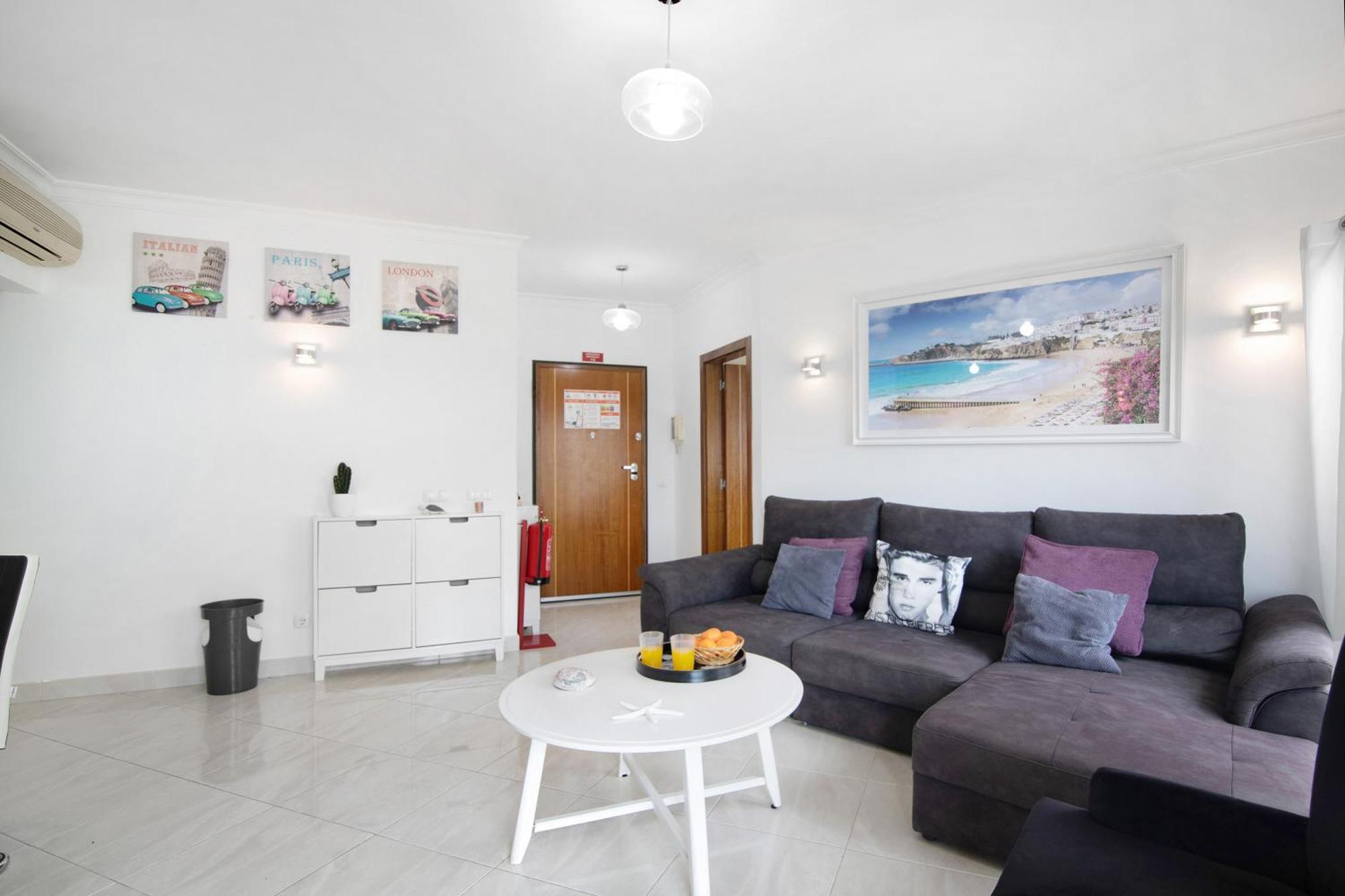 Flat With Pool Marina And Sea View *