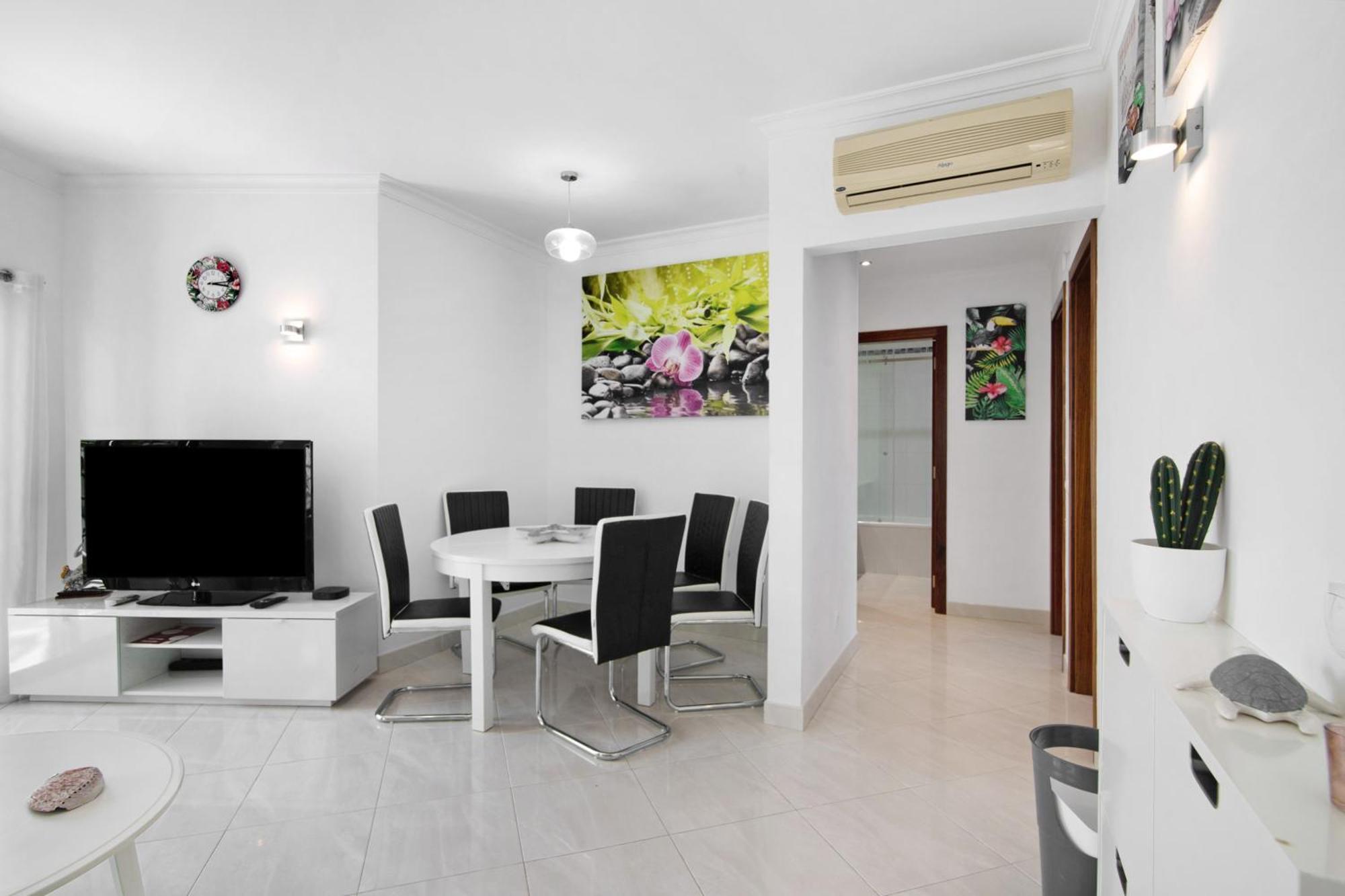 Flat With Pool Marina And Sea View Apartment